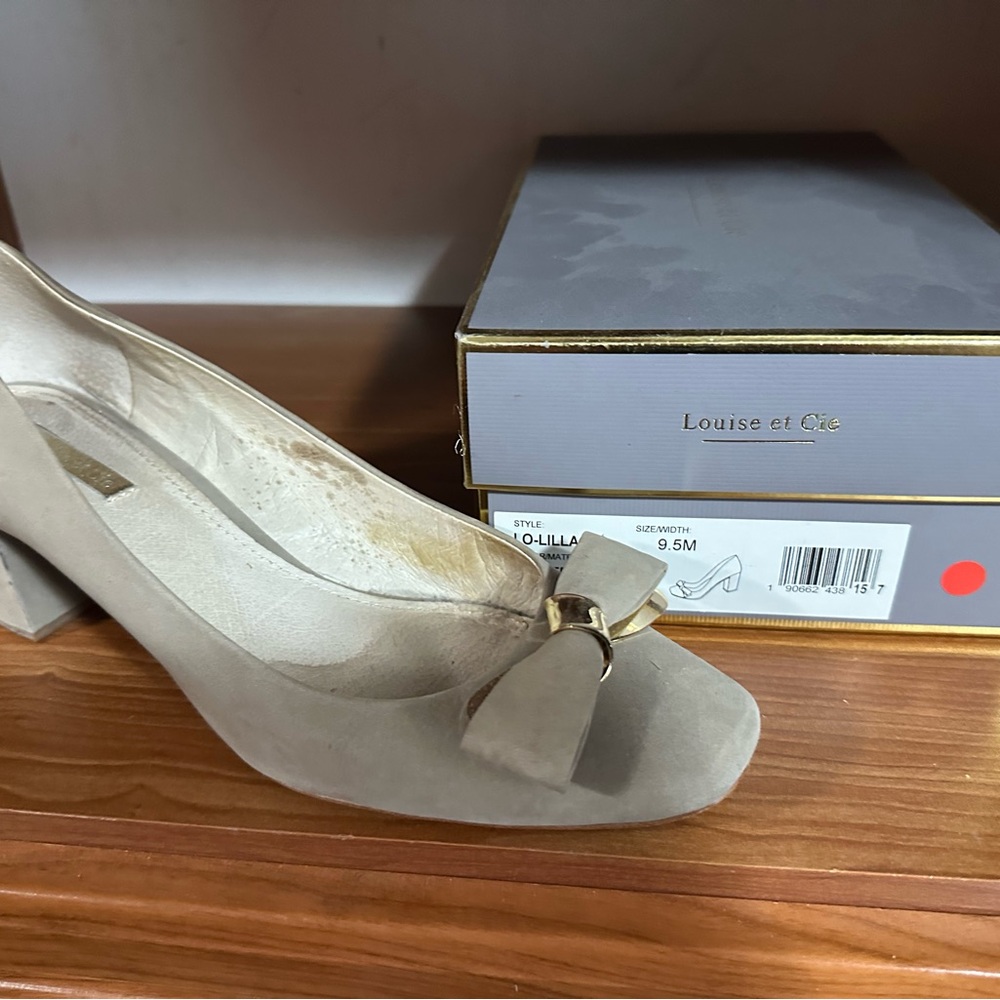 Louise et Cie Women's Taupe Block Heel Shoes